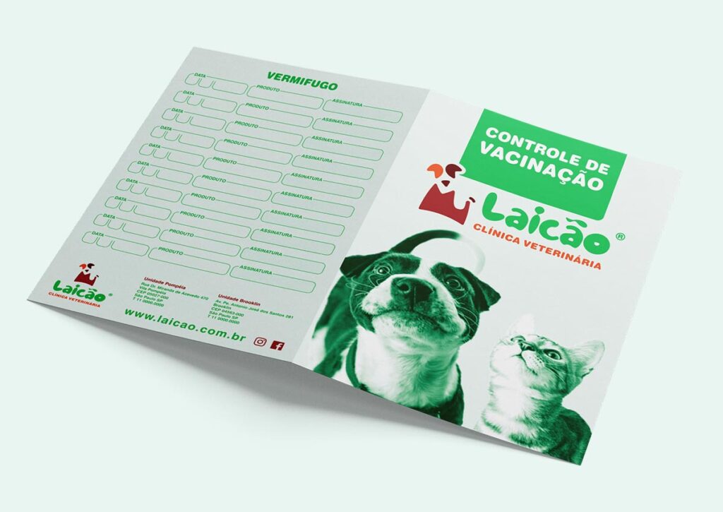 Capas da caderneta de vacinação criada pela Ópera para a Clínica Veterinária Laicão. Design sugerido pela Ópera Criativa.