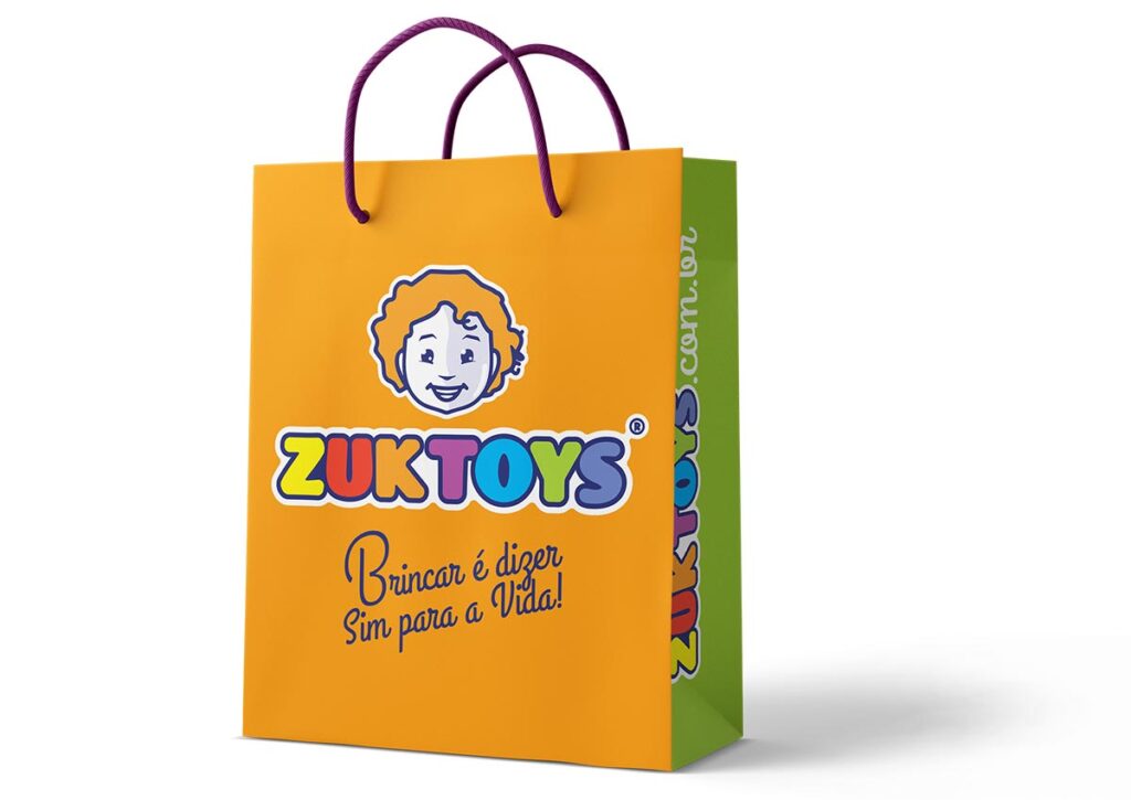Sacola ZukToys. Parte do Manual de Linguagem da Marca desenvolvido pela Ópera Criativa para a loja de brinquedos e jogos.