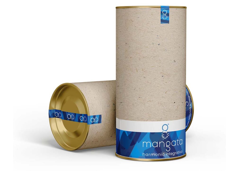 Embalagens a partir de tubos de papel Kraft Mangata. Parte do Manual de Linguagem de Marca desenvolvido pela Ópera Criativa.